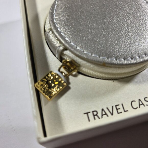 Anne Klein Travel Case and Black Stone Stud Earrings Gift Set quiet luxury - Picture 4 of 6